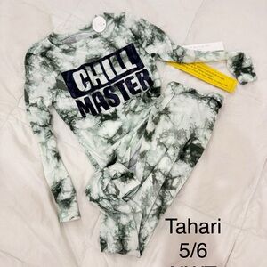 Tahari Green Tie-Dye Chill Master Pajama Set